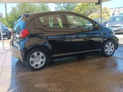 Toyota Aygo 1.0 12V VVT-i 5 porte Sol (9)
