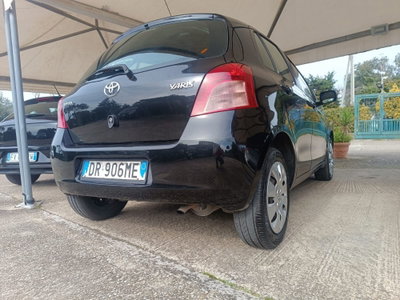 Toyota Yaris 1.0 5 porte Sol (16)