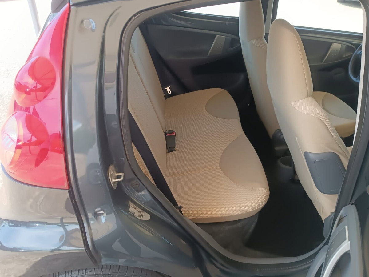 Peugeot 107 68CV 5p. Sweet Years (9)