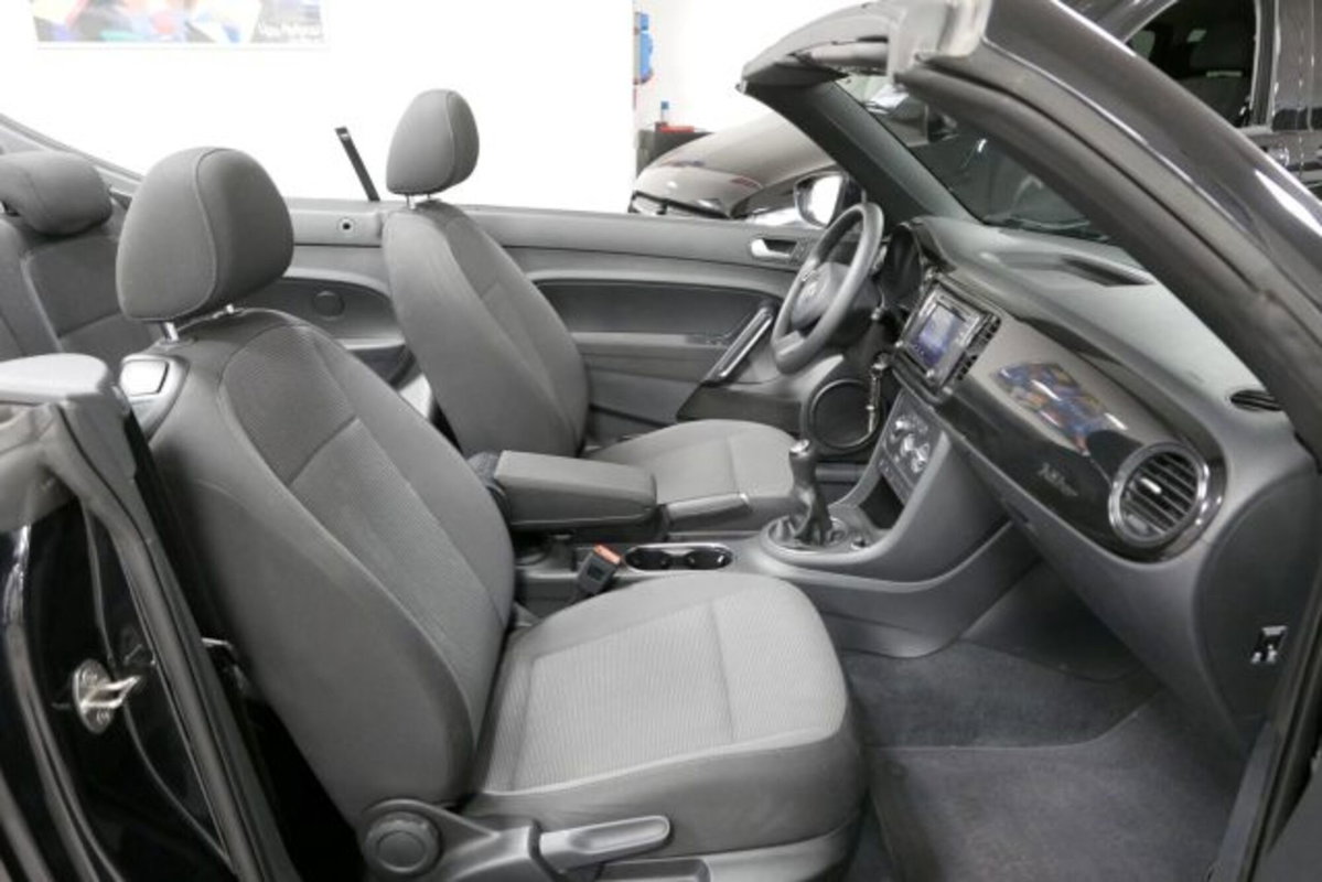 Volkswagen Maggiolino Cabrio 1.2 TSI Design BlueMotion Technology (9)