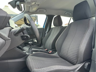 Peugeot 2008 PureTech 100 S&S Active Pack (13)