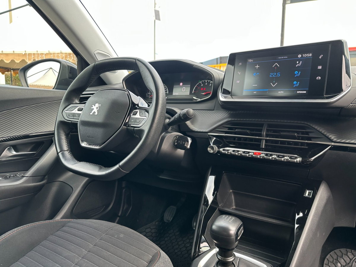 Peugeot 2008 PureTech 100 S&S Active Pack (18)
