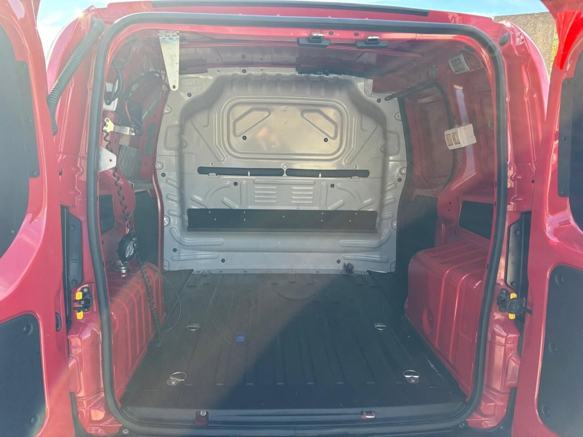Fiat Fiorino Furgone cargo 1.3 mjt 95cv SX (10)