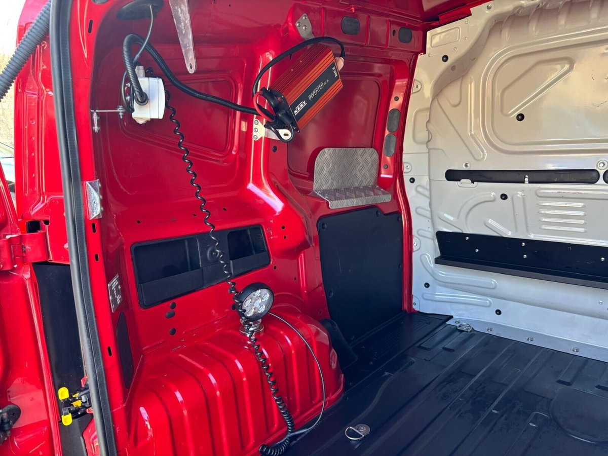 Fiat Fiorino Furgone cargo 1.3 mjt 95cv SX (12)