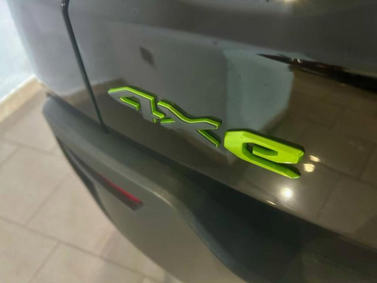 Jeep Avenger 1.2 turbo e-hybrid mhev Overland 4xe 145cv edct6 (3)