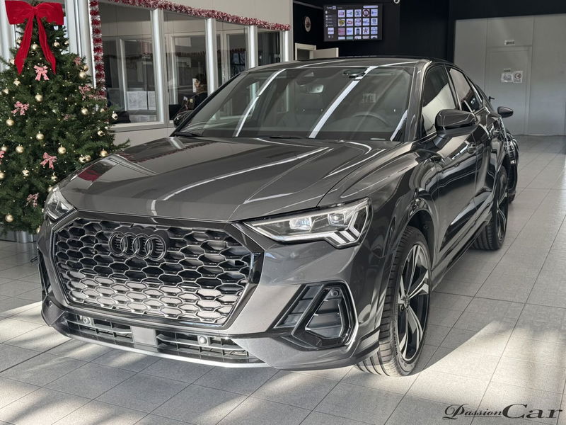 Audi Q3 Sportback 35 2.0 tdi Identity Black s-tronic