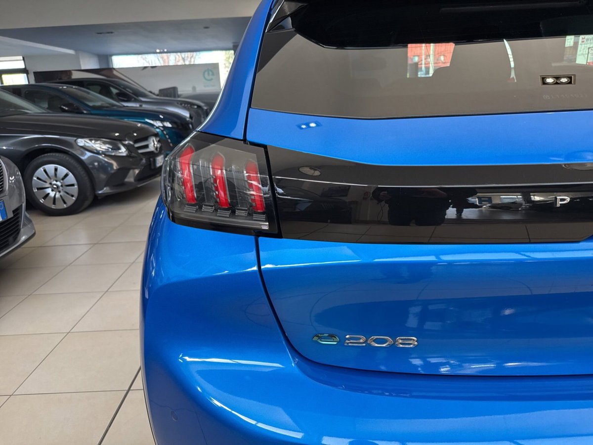 Peugeot 208 motore elettrico 136 CV 5 porte Allure Pack (10)