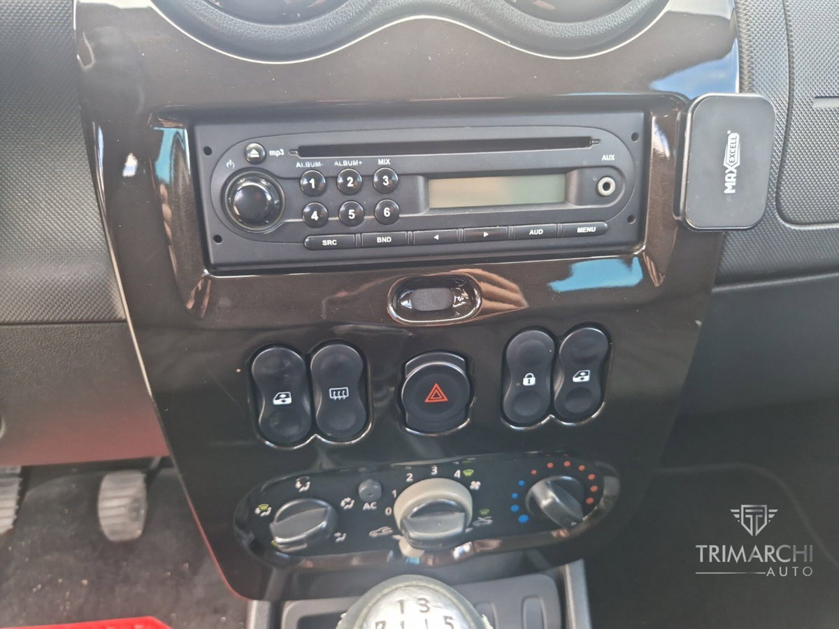 Dacia Duster 1.5 dCi 110CV 4x2 Lauréate (14)