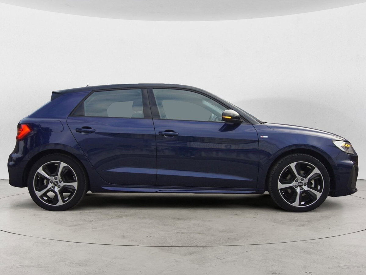 Audi A1 Sportback 30 TFSI S line edition (3)