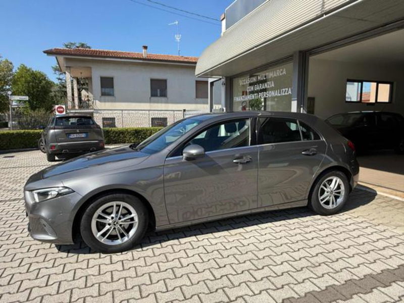 Mercedes-Benz Classe A Sedan 180 Automatic 4p. Business