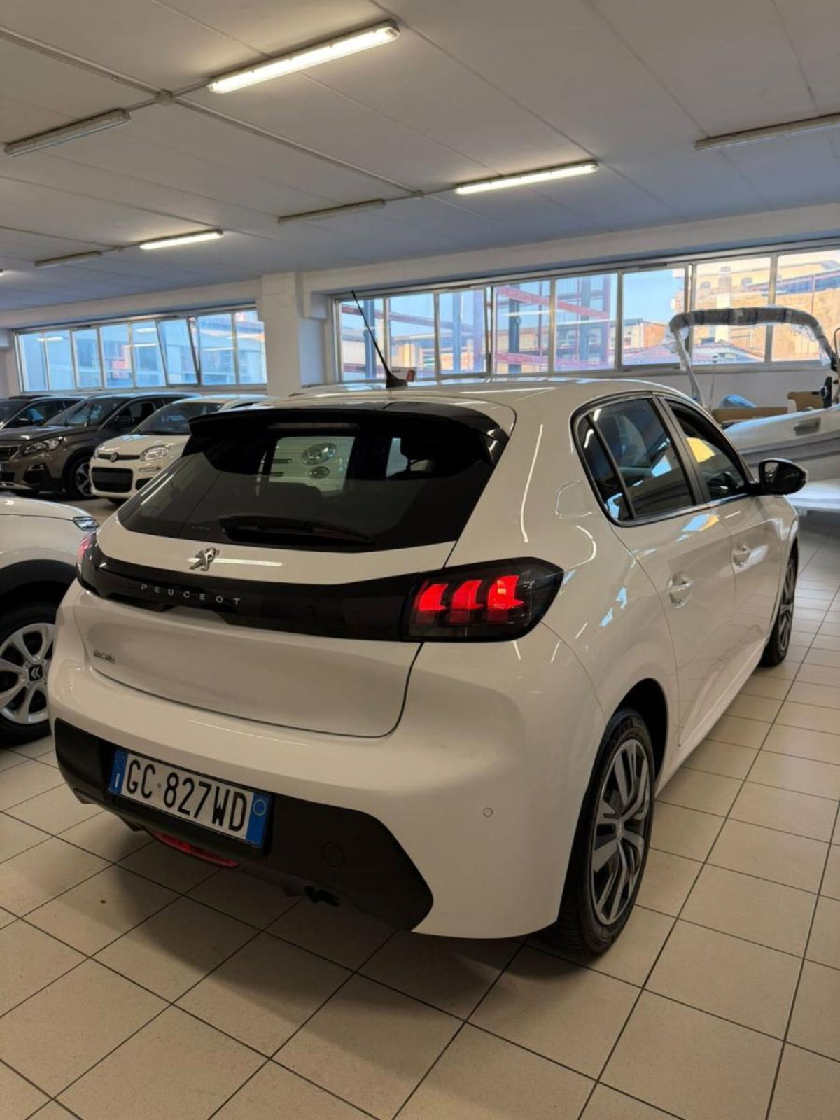 Peugeot 208 PureTech 75 Stop&Start 5 porte Active Pack (3)
