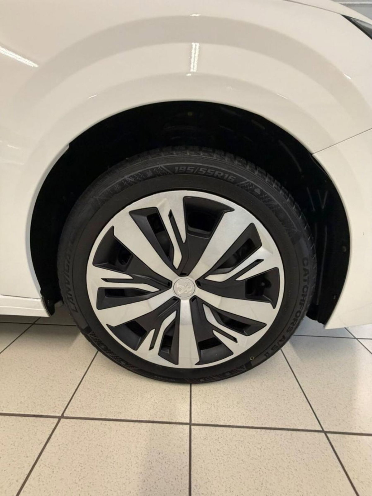 Peugeot 208 PureTech 75 Stop&Start 5 porte Active Pack (6)