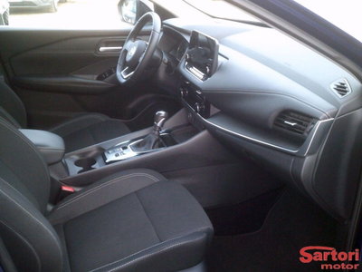 Nissan Qashqai 1.3 DIG-T 140 CV Tekna (9)