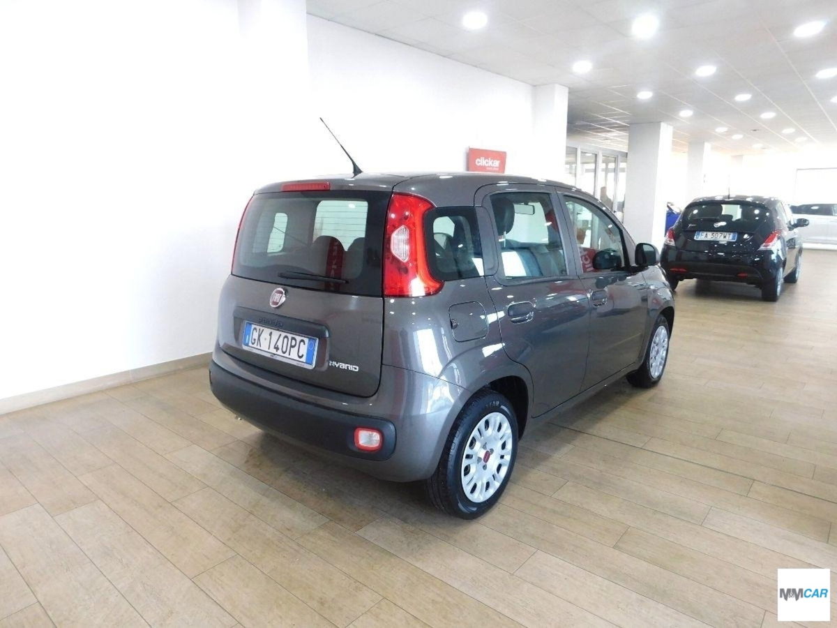 Fiat Panda 1.0 FireFly S&S Hybrid City Cross (3)