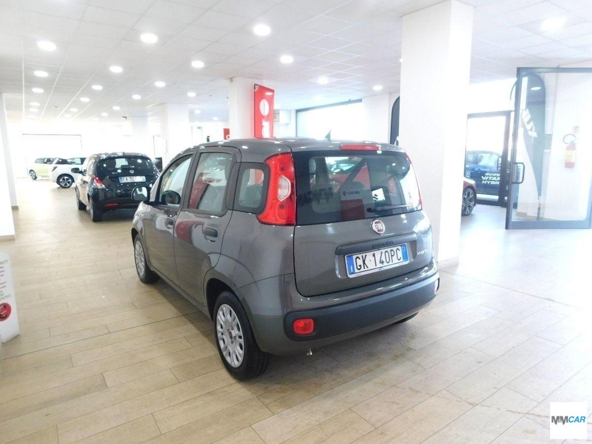 Fiat Panda 1.0 FireFly S&S Hybrid City Cross (4)