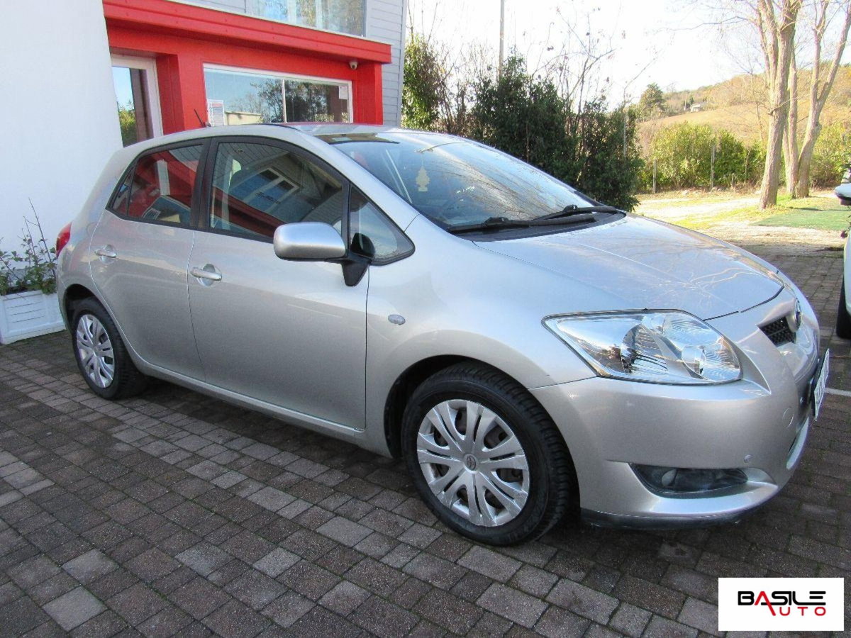 Toyota Auris 1.4 D-4D 5 porte Sol (3)