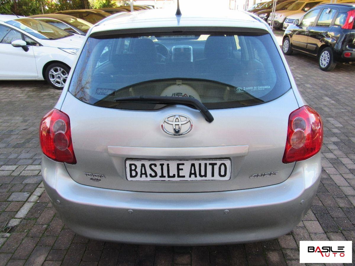 Toyota Auris 1.4 D-4D 5 porte Sol (4)