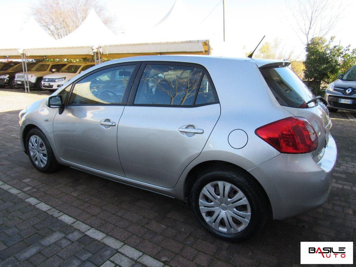 Toyota Auris 1.4 D-4D 5 porte Sol (6)