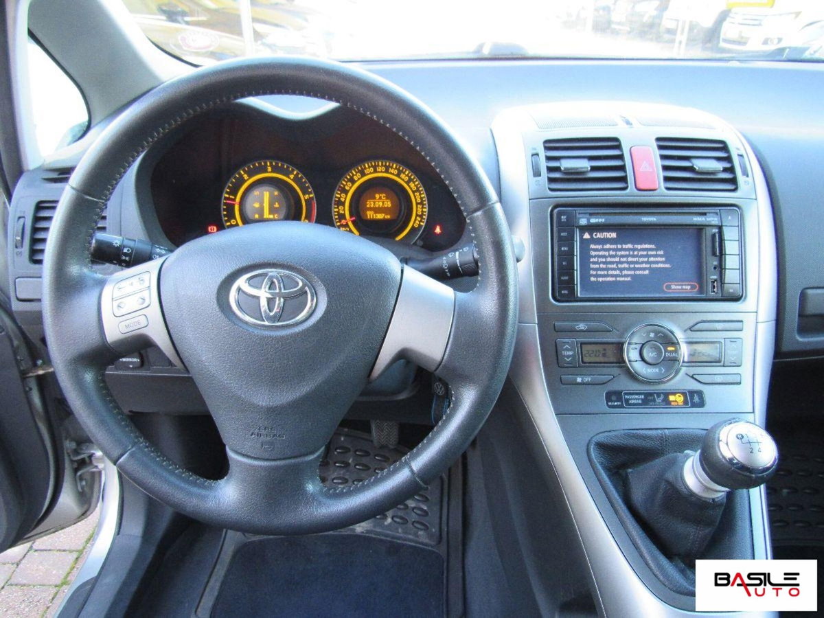 Toyota Auris 1.4 D-4D 5 porte Sol (8)