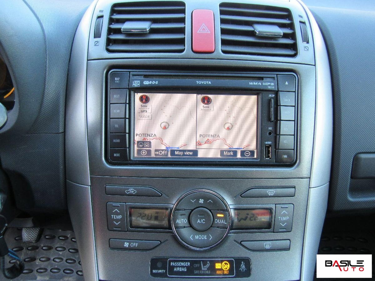 Toyota Auris 1.4 D-4D 5 porte Sol (9)
