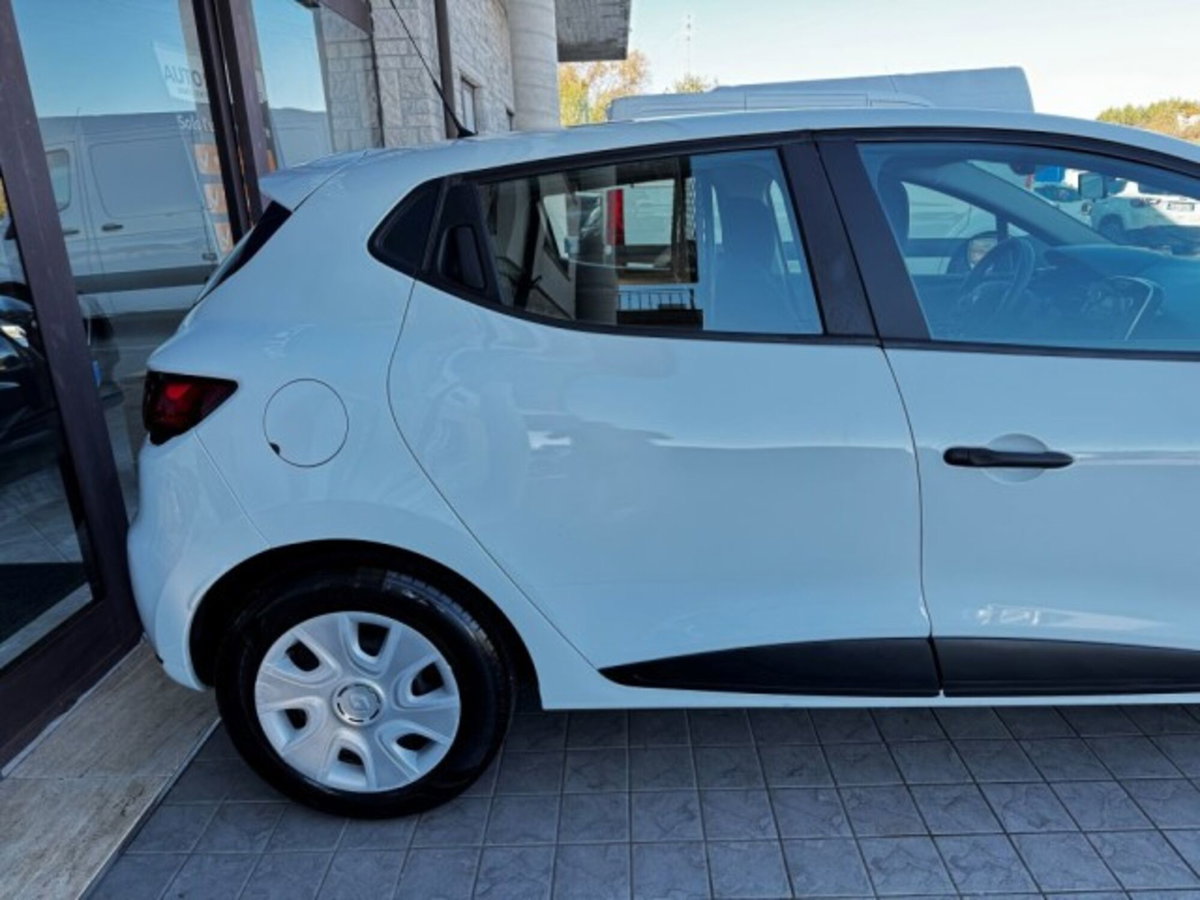 Renault Clio 1.5 dCi 8V 75CV Start&Stop 5 porte Van (12)