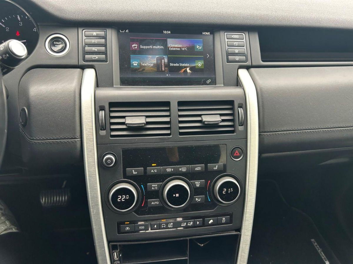 Land Rover Discovery Sport 2.2 TD4 HSE Luxury (13)