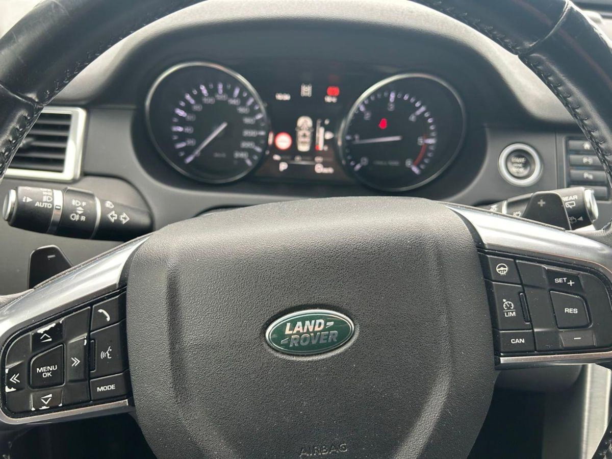 Land Rover Discovery Sport 2.2 TD4 HSE Luxury (15)