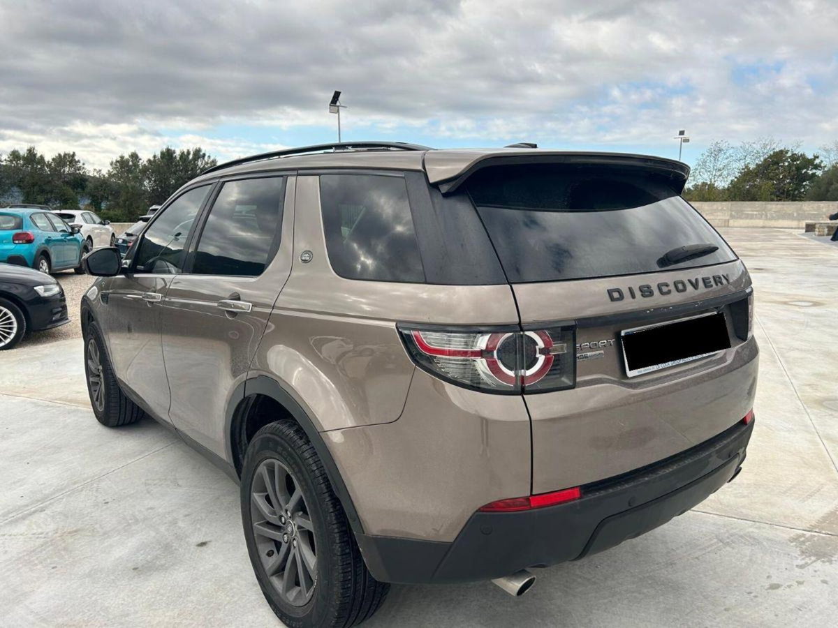 Land Rover Discovery Sport 2.2 TD4 HSE Luxury (4)