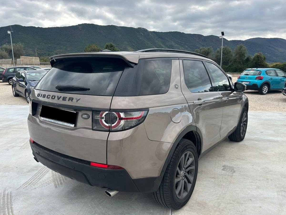 Land Rover Discovery Sport 2.2 TD4 HSE Luxury (5)