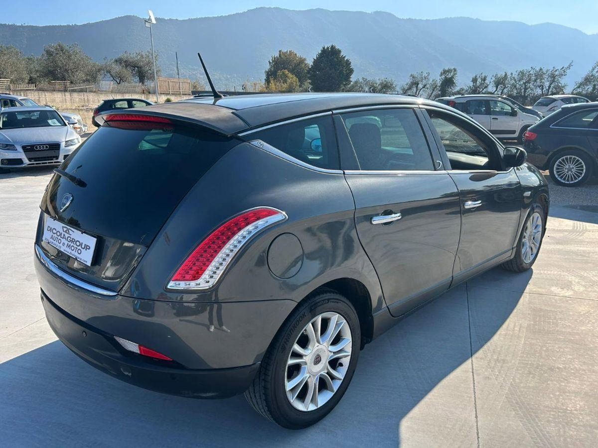 Lancia Delta 1.6 MJT DPF Business (5)