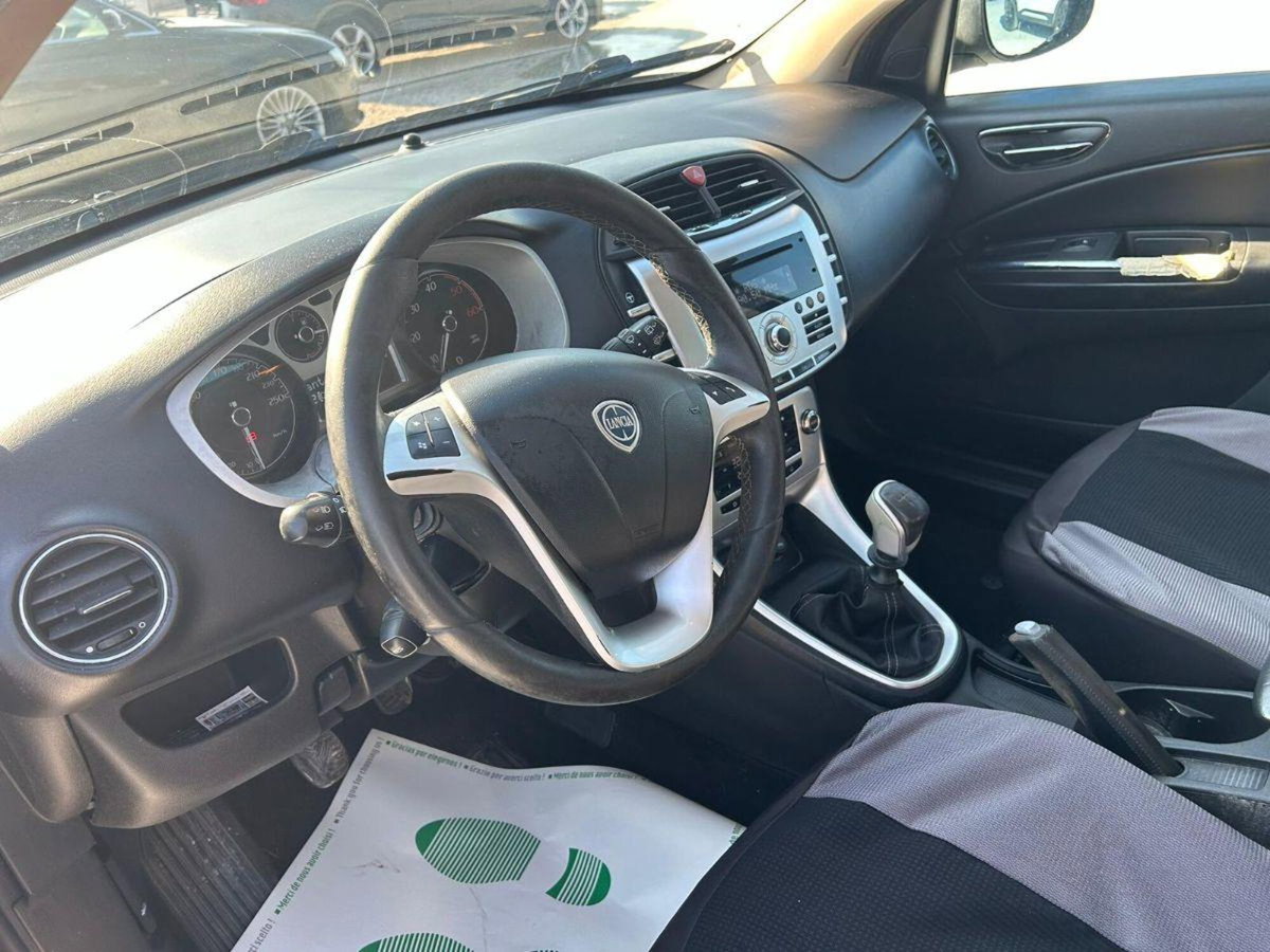 Lancia Delta 1.6 MJT DPF Business (9)