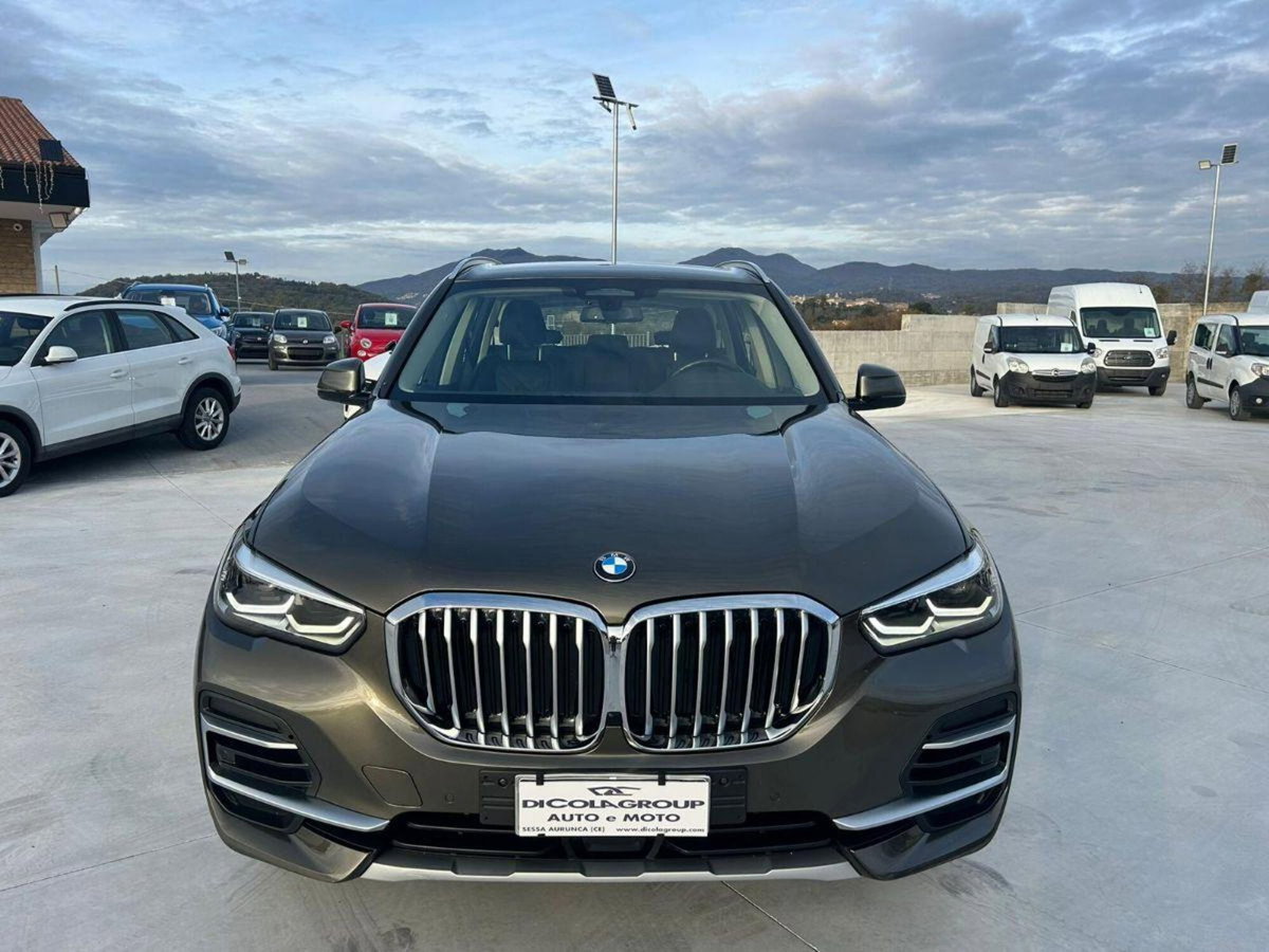 BMW X5 xDrive30d 48V xLine (2)