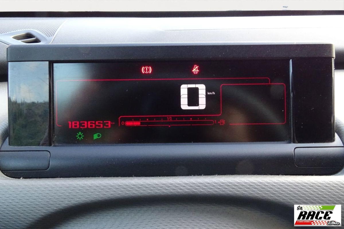 Citroen C4 Cactus BlueHDi 100 Shine (11)