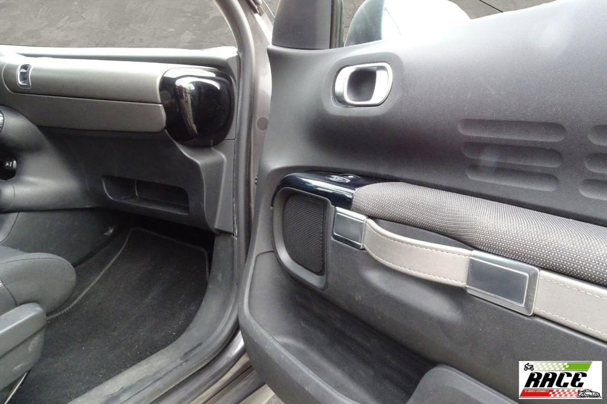 Citroen C4 Cactus BlueHDi 100 Shine (17)