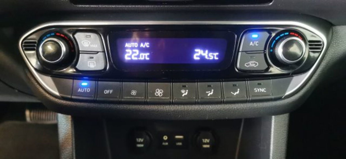 Hyundai i30 Station Wagon 1.6 CRDi 110CV DCT Comfort (11)