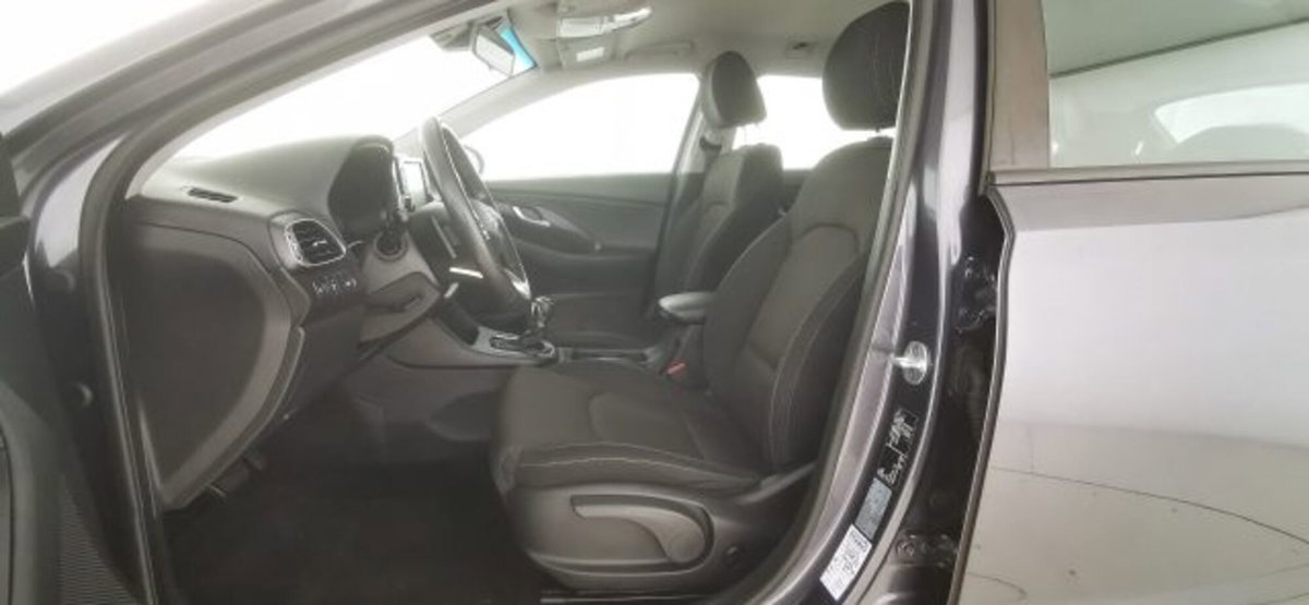Hyundai i30 Station Wagon 1.6 CRDi 110CV DCT Comfort (13)