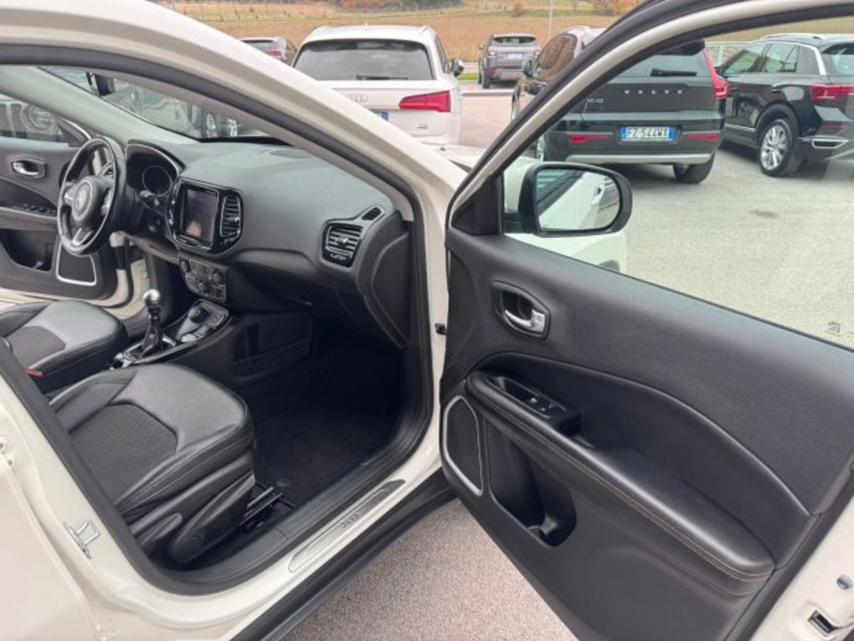 Jeep Compass 2.0 Multijet II 4WD Limited (16)