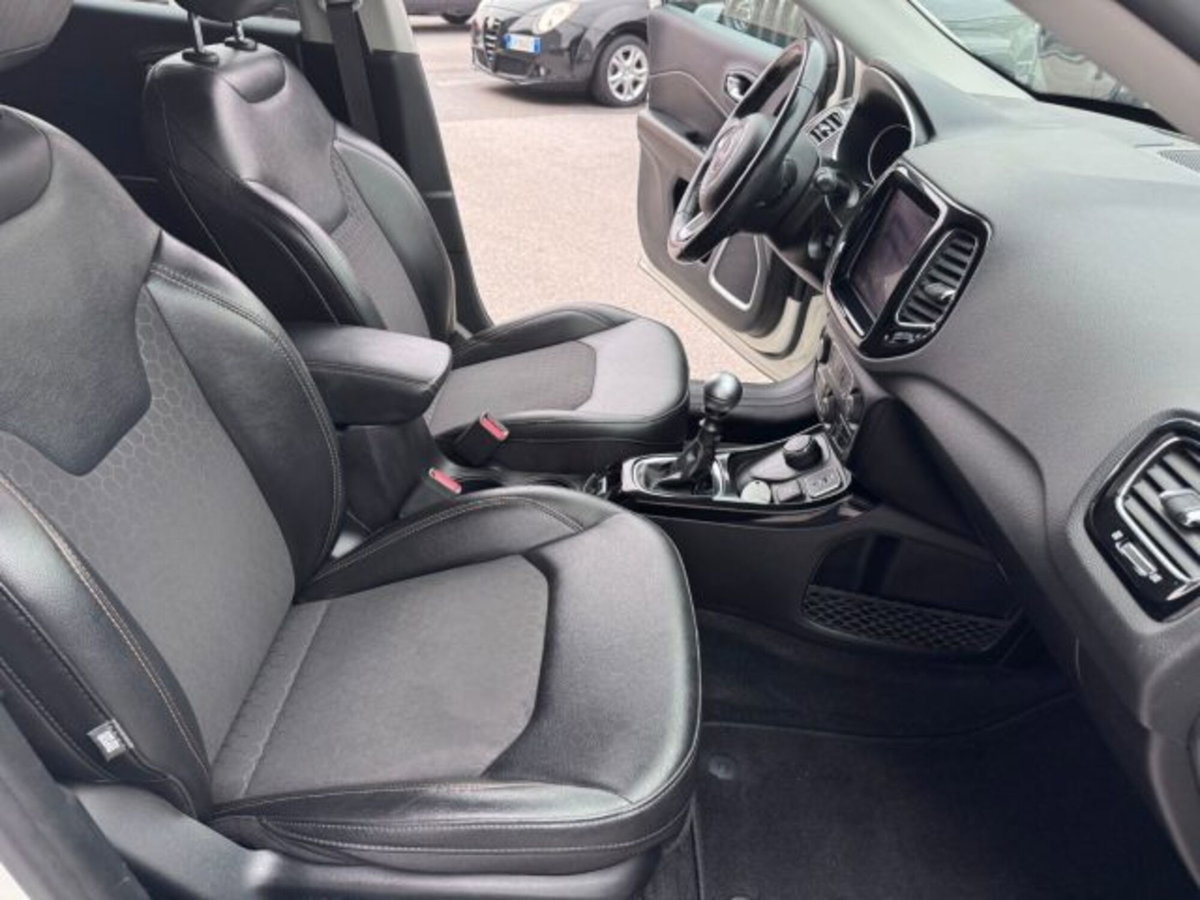 Jeep Compass 2.0 Multijet II 4WD Limited (17)