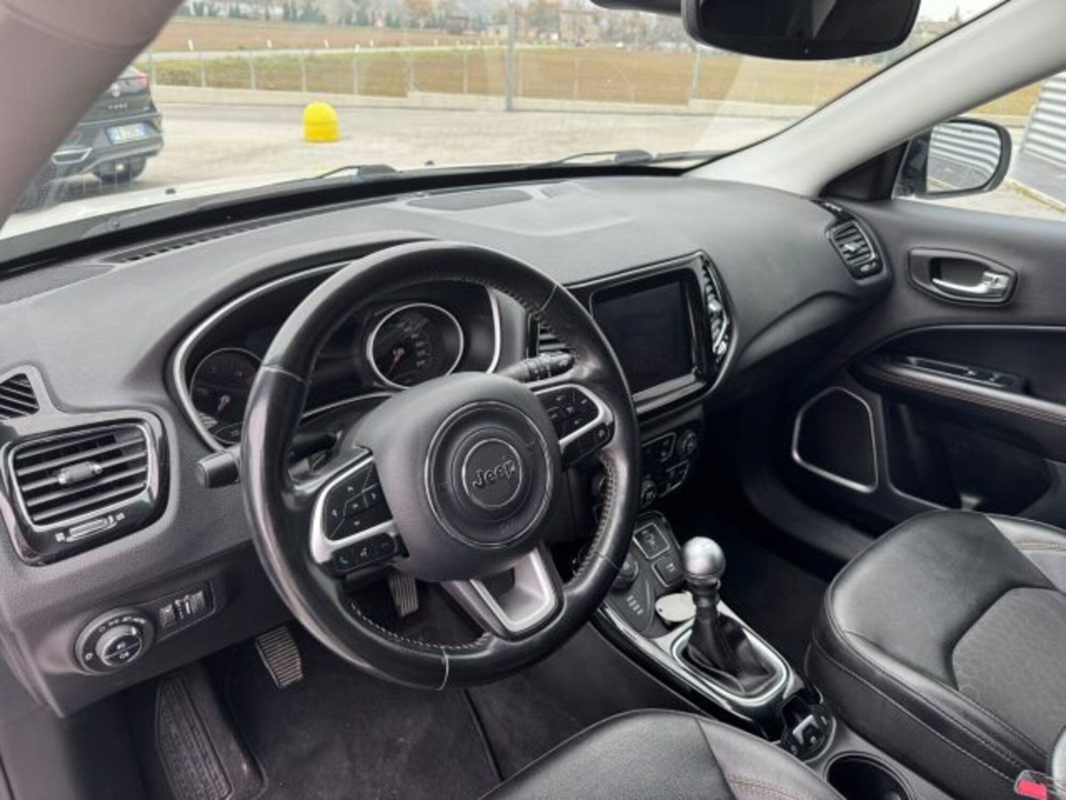 Jeep Compass 2.0 Multijet II 4WD Limited (9)