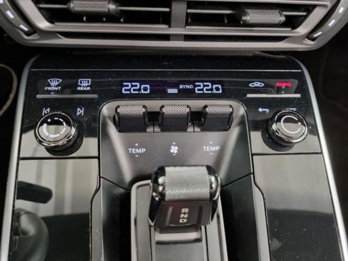 Porsche 911 Cabrio Cabrio 3.7 Turbo S auto (11)