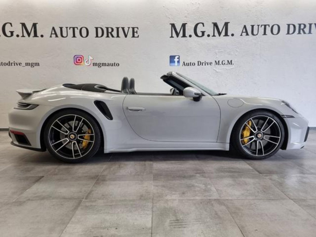 Porsche 911 Cabrio Cabrio 3.7 Turbo S auto (2)