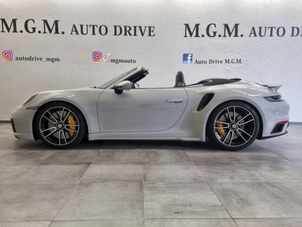 Porsche 911 Cabrio Cabrio 3.7 Turbo S auto (3)