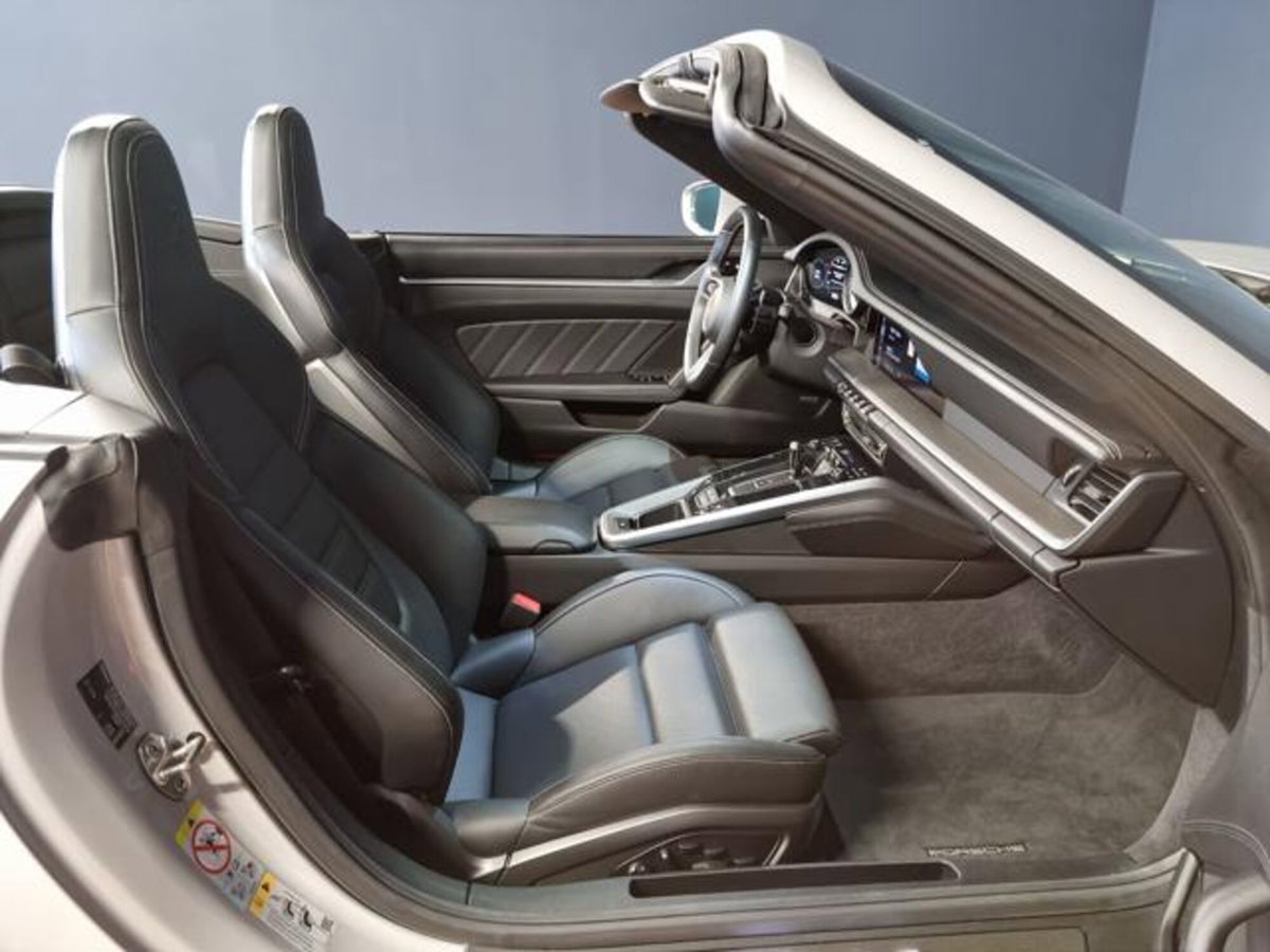 Porsche 911 Cabrio Cabrio 3.7 Turbo S auto (9)