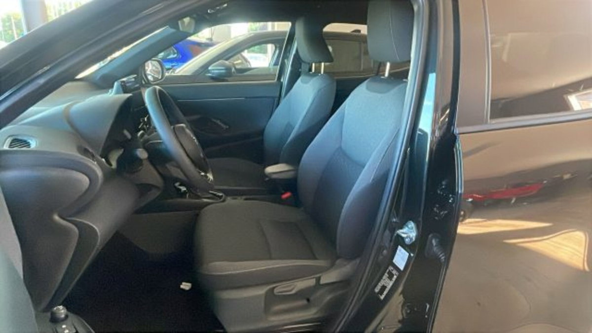 Toyota Yaris Cross 1.5h GR Sport Black Sky fwd 116cv e-cvt (10)