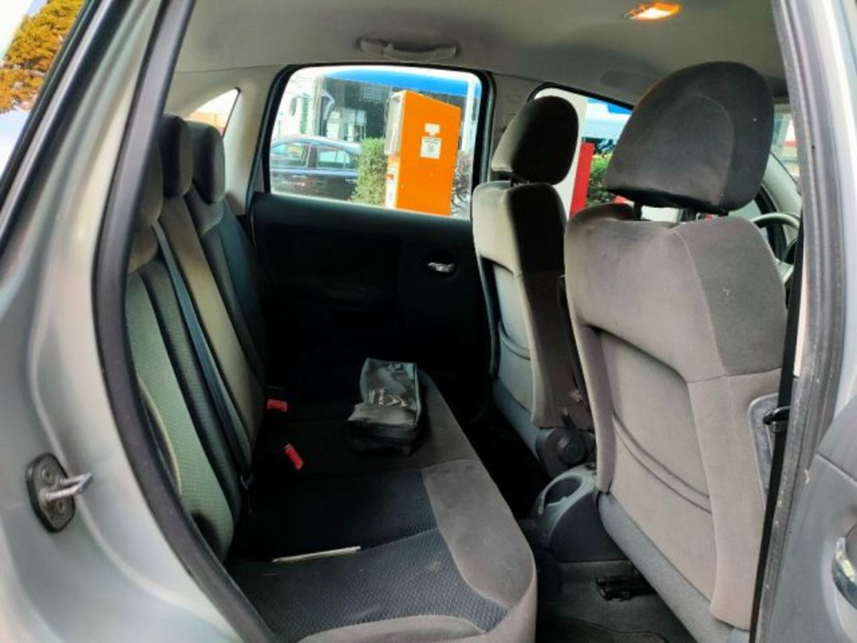 Citroen C3 1.1 airdream Exclusive Style Techno (14)