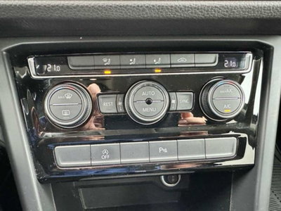 Volkswagen Touran 1.6 TDI 115 CV SCR DSG Highline BlueMotion Tech. (18)