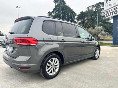 Volkswagen Touran 1.6 TDI 115 CV SCR DSG Highline BlueMotion Tech. (4)
