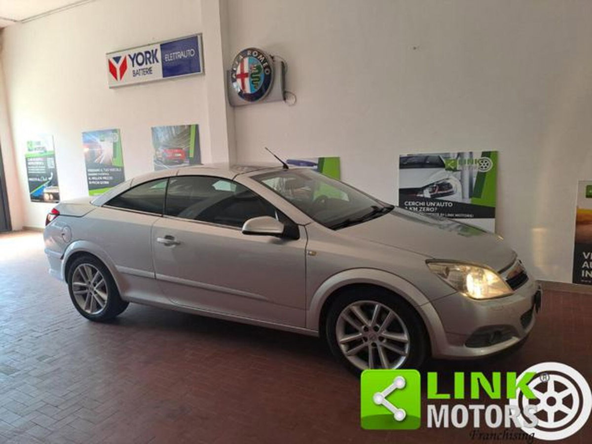 Opel Astra Cabrio TwinTop 1.9 16V CDTI 150CV Cosmo (10)