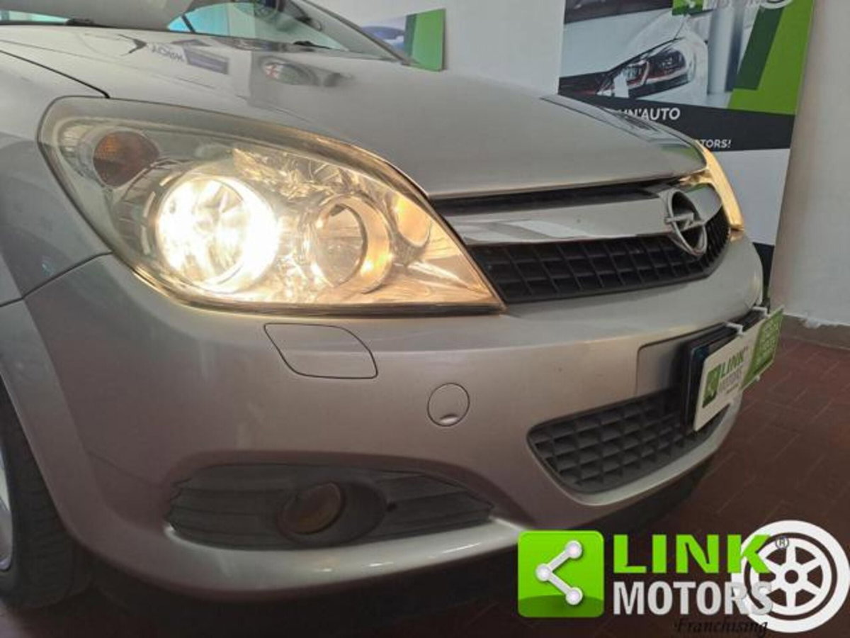 Opel Astra Cabrio TwinTop 1.9 16V CDTI 150CV Cosmo (11)