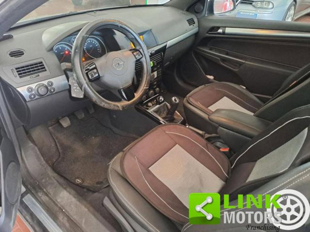 Opel Astra Cabrio TwinTop 1.9 16V CDTI 150CV Cosmo (15)